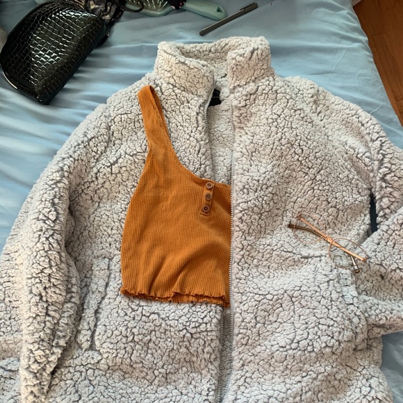 |GARAGE| cropped tank🌻 - Picture 2 of 2